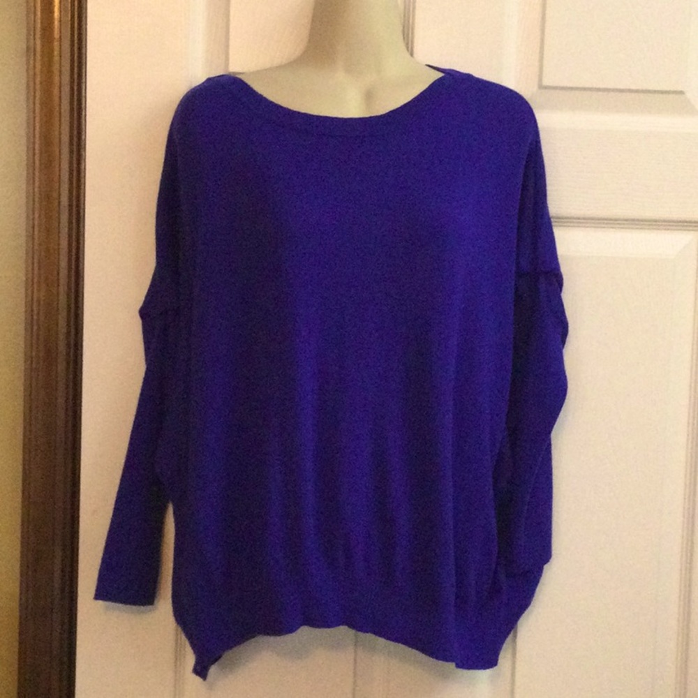 One 7 Six. Sweater